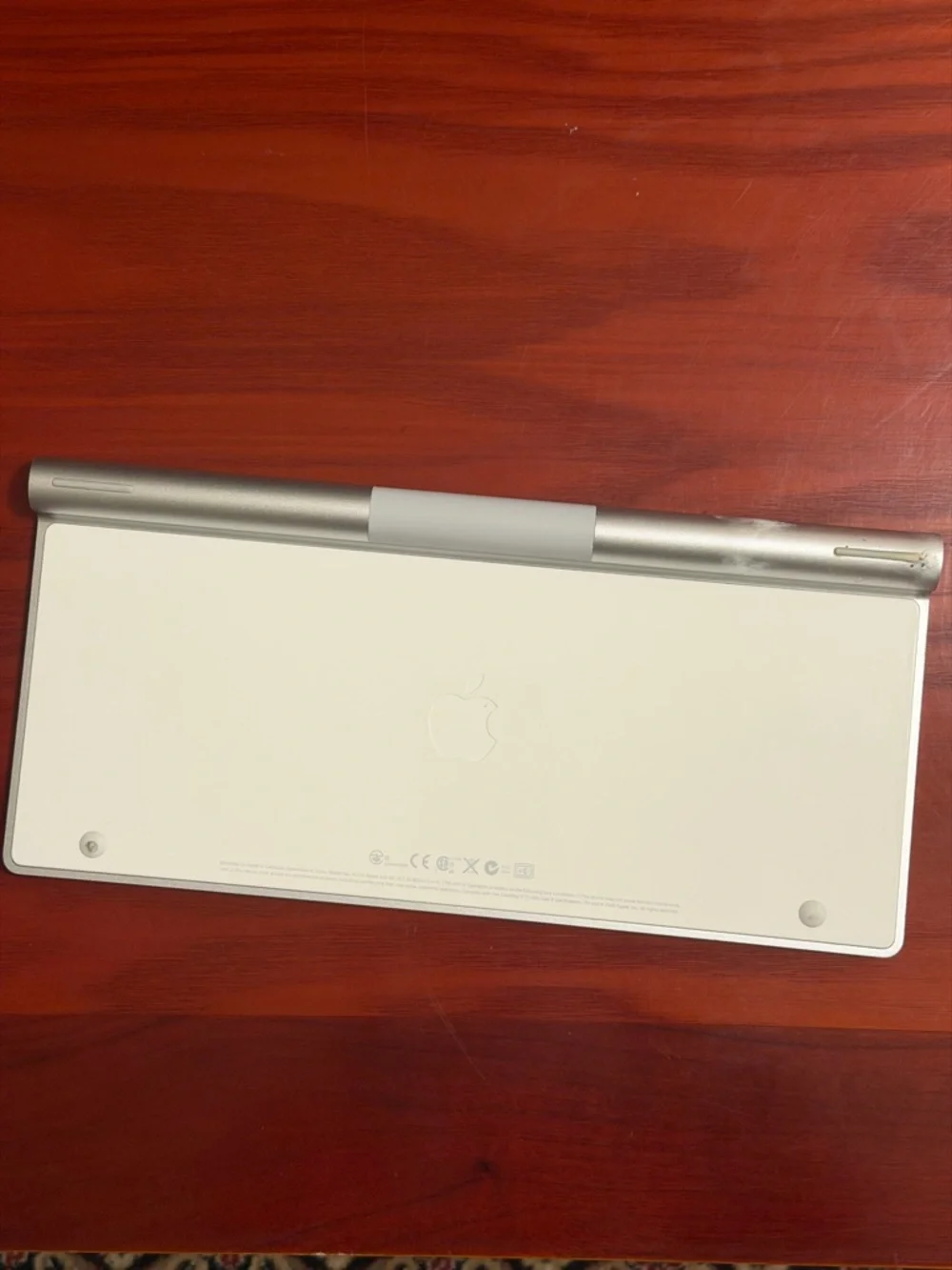 🍎 Apple Bluetooth Keyboard - Silver - Picture 2 of 3